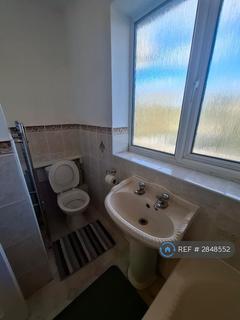 1 bedroom in a house share to rent, Candover Close, West Drayton, UB7