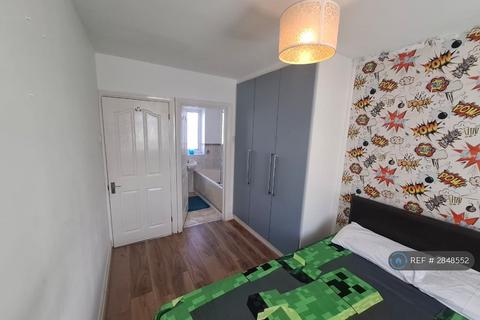 1 bedroom in a house share to rent, Candover Close, West Drayton, UB7