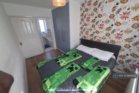 1 bedroom in a house share to rent, Candover Close, West Drayton, UB7