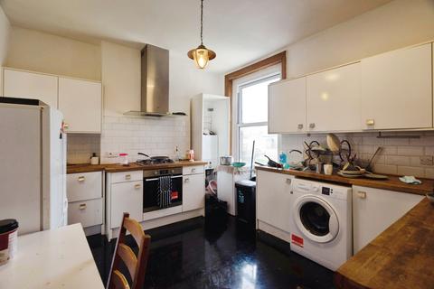 3 bedroom flat for sale, Coventry Road, Ilford, IG1