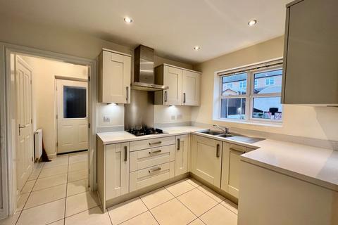 4 bedroom detached house to rent, Weir Way, Coventry, CV3