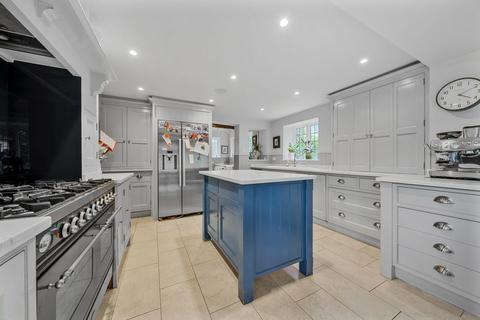3 bedroom cottage for sale, Green Dene, East Horsley