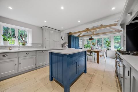 3 bedroom cottage for sale, Green Dene, East Horsley