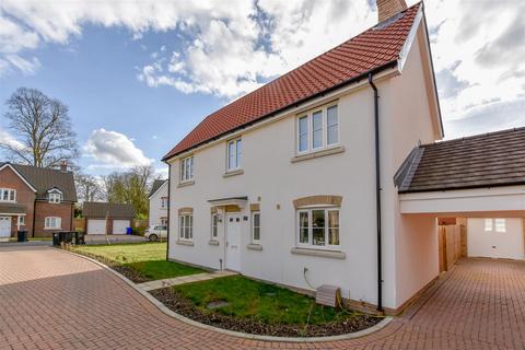 4 bedroom detached house to rent, St. Marys Road, Kentford, CB8 7FY
