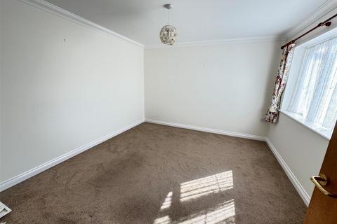 1 bedroom retirement property for sale, Hart Road, Thundersley