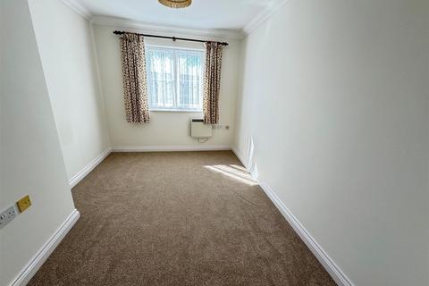 1 bedroom retirement property for sale, Hart Road, Thundersley