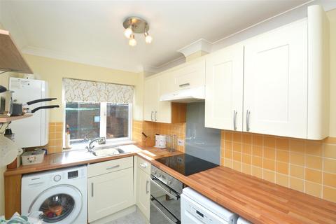 1 bedroom semi-detached bungalow for sale, York Avenue, East Cowes