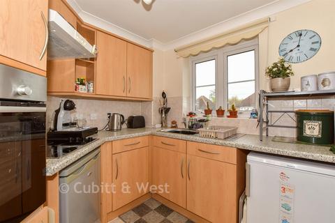 1 bedroom flat for sale, Blackbridge Lane, Horsham, West Sussex