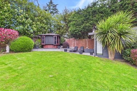 3 bedroom detached house for sale, Gravel Hill, Croydon