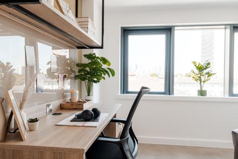 Studio to rent, Childers Street, Deptford, London, SE8