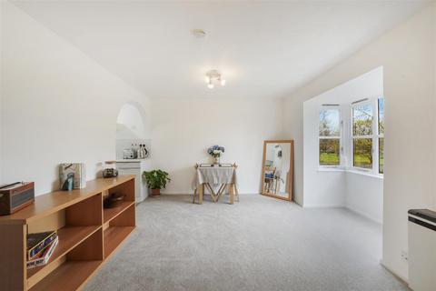 Studio for sale, Ash Walk, Wembley