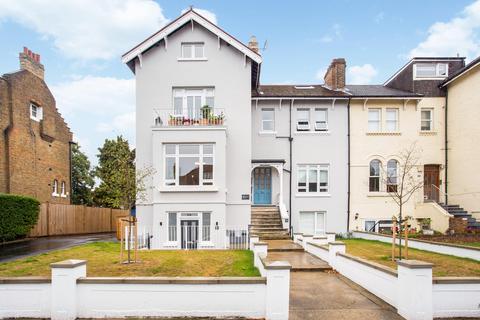 Gloucester Road, Teddington, TW11