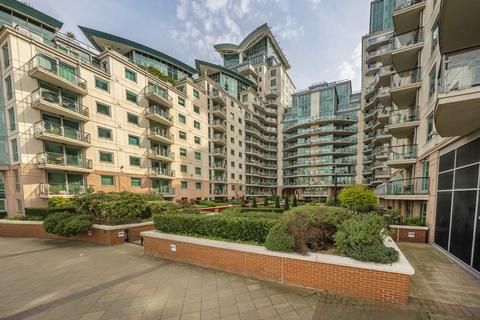 2 bedroom flat for sale, St. George Wharf, London SW8