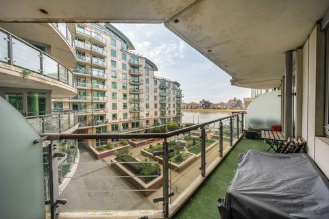2 bedroom flat for sale, St. George Wharf, London SW8