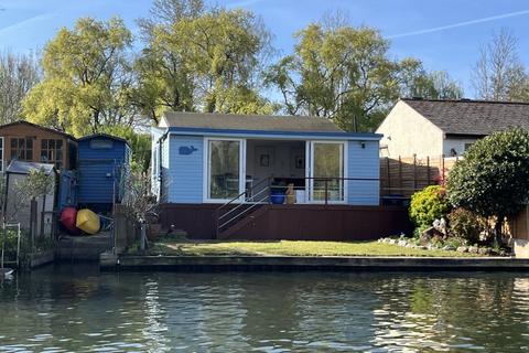 Garricks Ait, Hampton, TW12