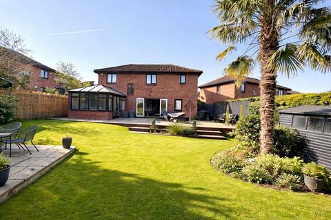 5 bedroom detached house for sale, Coberley Close, Downhead Park, MK15
