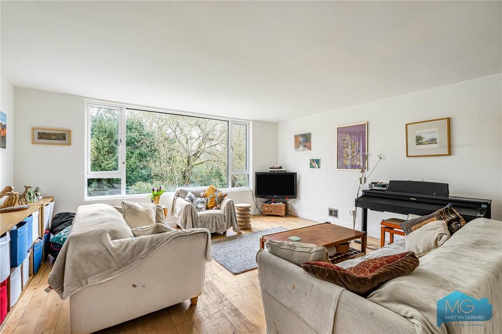 5 bedroom terraced house for sale