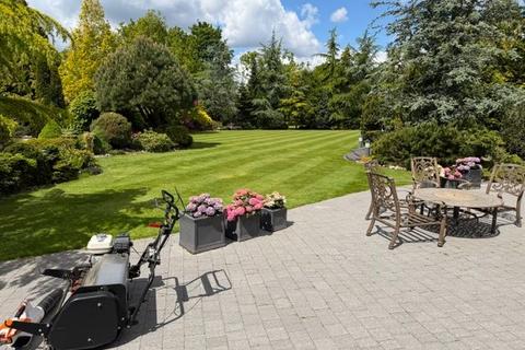 4 bedroom detached house for sale, Earlsmere, Solihull B94