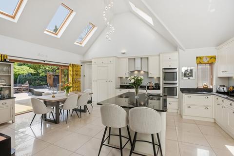 4 bedroom detached house for sale, Earlsmere, Solihull B94