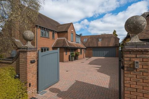 4 bedroom detached house for sale, Earlsmere, Solihull B94