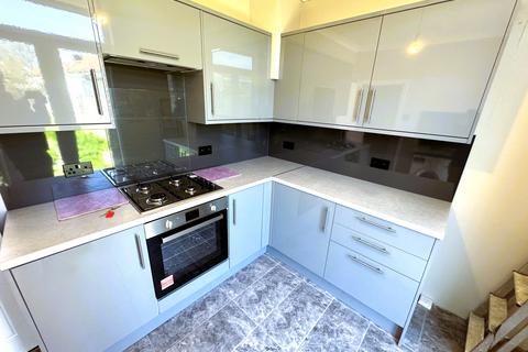 2 bedroom terraced house to rent, Waldegrave Road, Dagenham RM8
