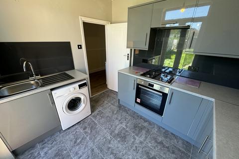 2 bedroom terraced house to rent, Waldegrave Road, Dagenham RM8