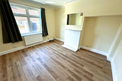 2 bedroom terraced house to rent, Waldegrave Road, Dagenham RM8