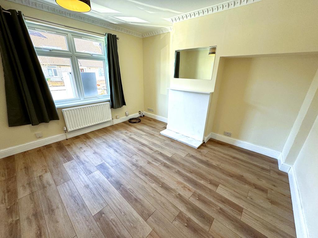 House in Dagenham - View 4