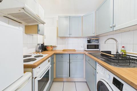1 bedroom flat for sale, Carlyle House, Bridge Road, Worthing, BN14 7BS