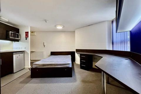 Studio to rent, Studio 7, The Square