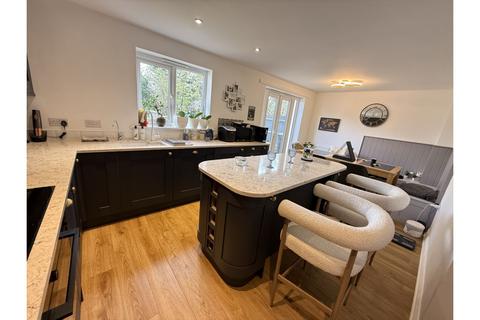 4 bedroom detached house for sale, Orchard Close, Radstock, BA3