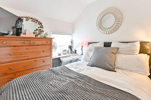 2 bedroom end of terrace house for sale, Old Oak Lane, North Acton, London, NW10
