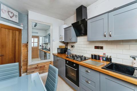 2 bedroom bungalow for sale, Rhyl Coast Road, Rhyl, Denbighshire, LL18