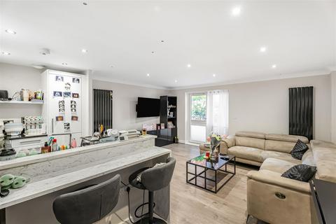 2 bedroom ground floor flat for sale, Shingly Place, North Chingford