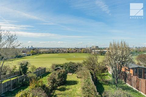 3 bedroom terraced house for sale, Evanston Avenue, London