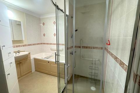 2 bedroom retirement property for sale, Windsor Way, Aldershot