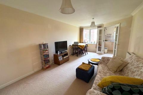 1 bedroom retirement property for sale, Windsor Way, Aldershot
