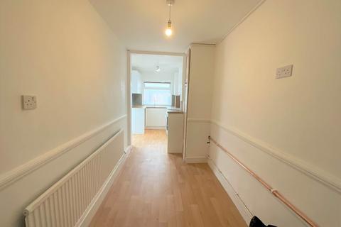 3 bedroom house to rent, Hedgemans Road, Dagenham , Essex