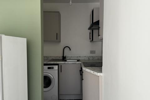 1 bedroom flat to rent, Flat 1, B11