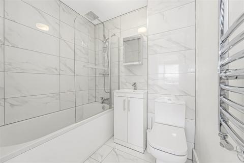 2 bedroom apartment to rent, Moresby House, Retingham Way, Chingford, E4