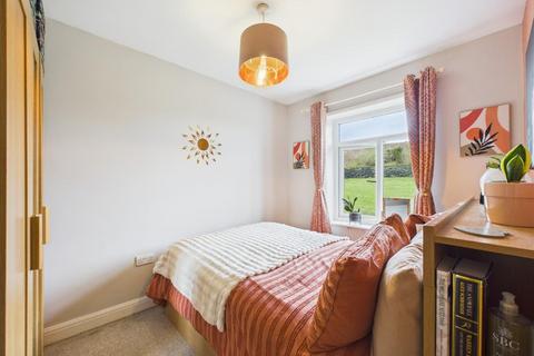 3 bedroom semi-detached house for sale, Lyndale Drive, Off Westfield Lane, Shipley
