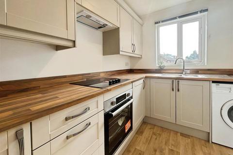 1 bedroom retirement property for sale, St. Benedicts Close, Aldershot