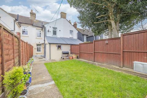 2 bedroom terraced house for sale, Kent Avenue, Ashford, Kent, TN24