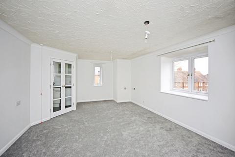 2 bedroom flat for sale, Swan Court, Banbury Road, Stratford-upon-Avon, Warwickshire, CV37