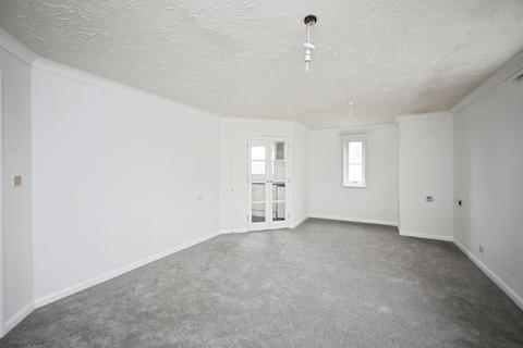 2 bedroom flat for sale, Swan Court, Banbury Road, Stratford-upon-Avon, Warwickshire, CV37