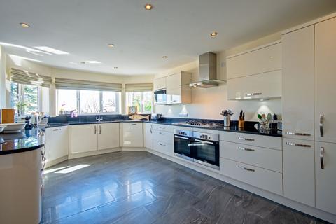 4 bedroom detached house for sale, St. Peters Road, Malvern Worcestershire, WR14 1QS