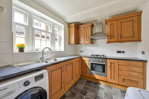 2 bedroom flat to rent, Wimbledon Park Side, Southfields, London, SW19