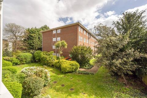 2 bedroom flat to rent, Wimbledon Park Side, Southfields, London, SW19