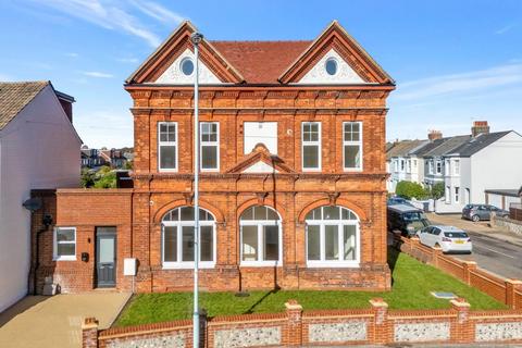 1 bedroom flat for sale, Northcourt Mansions, King Street, Worthing, BN14 7FL