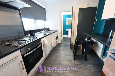 2 bedroom apartment to rent, Croydon Road, Arthurs Hill NE4